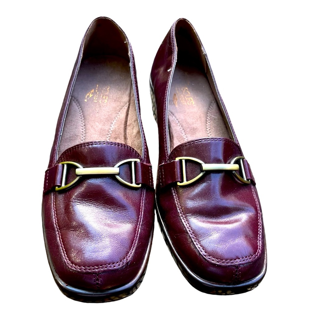 Aerosoles Women’s Leather OXBLOOD LOAFERS with Gold Hardware size 8.5